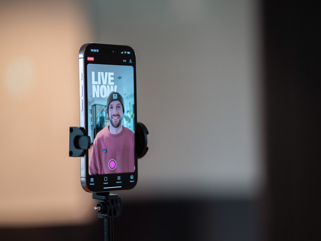 15 Short-Form Text-to-Video Prompt Examples for Reels, Shorts, and TikTok